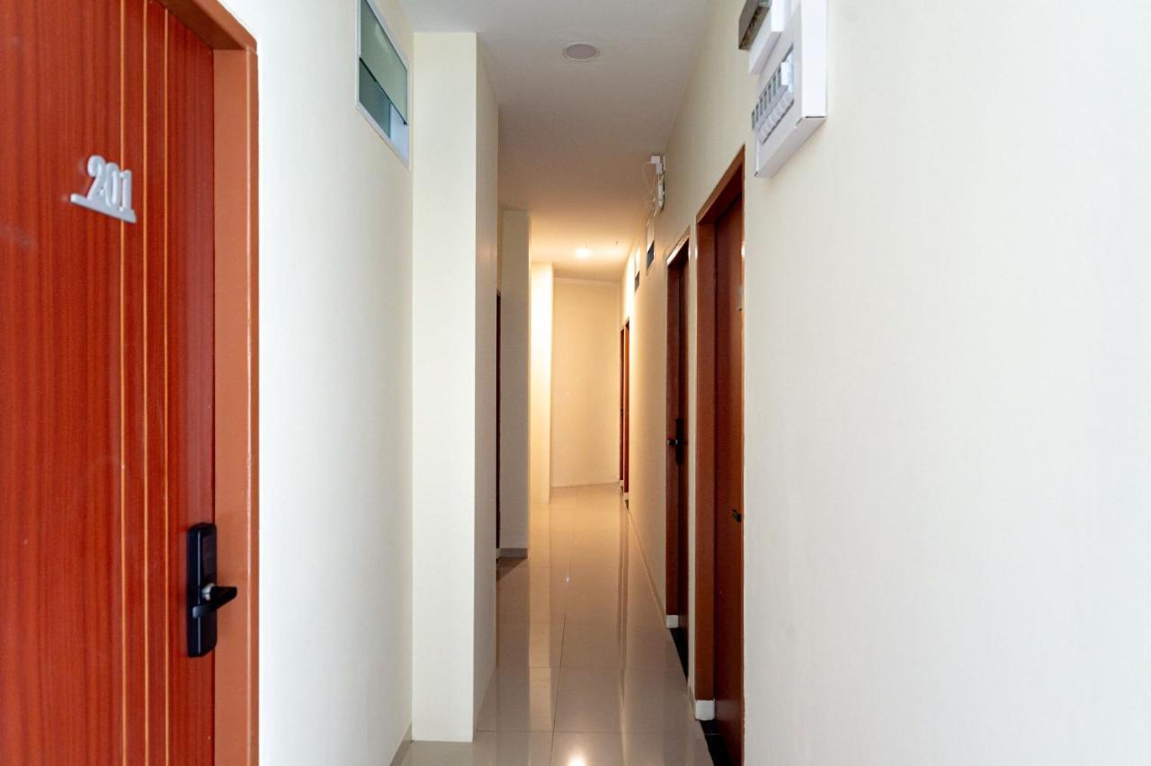 Reddoorz Plus At Komplek Abc Batu Aji Batam Kubuk エクステリア 写真