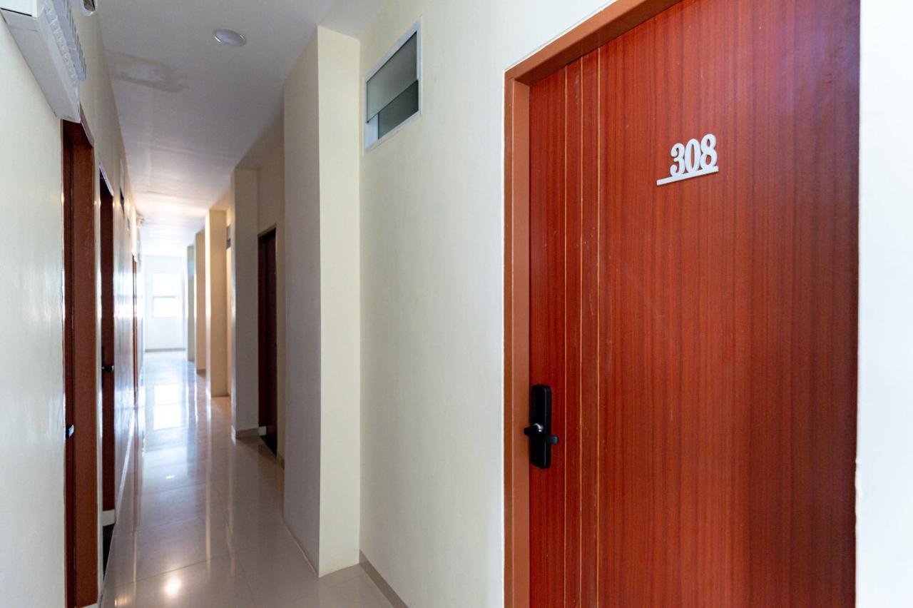 Reddoorz Plus At Komplek Abc Batu Aji Batam Kubuk エクステリア 写真